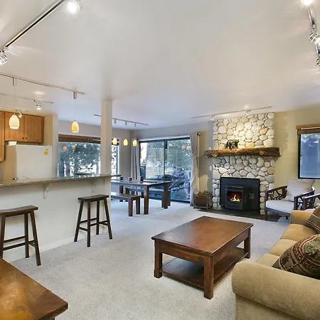 Summit By 101 Great Escapes Apartment Mammoth Lakes Room photo